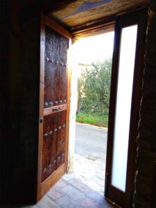 Recuperación de puerta en Etxarri, Navarra